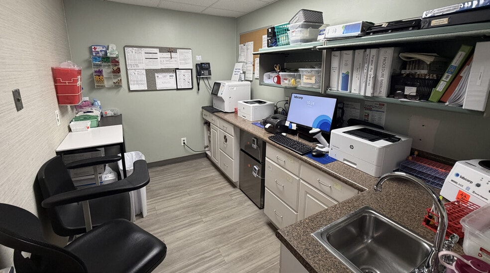 More Photos Of 776 E 3rd Ave, Roselle Medical For Lease