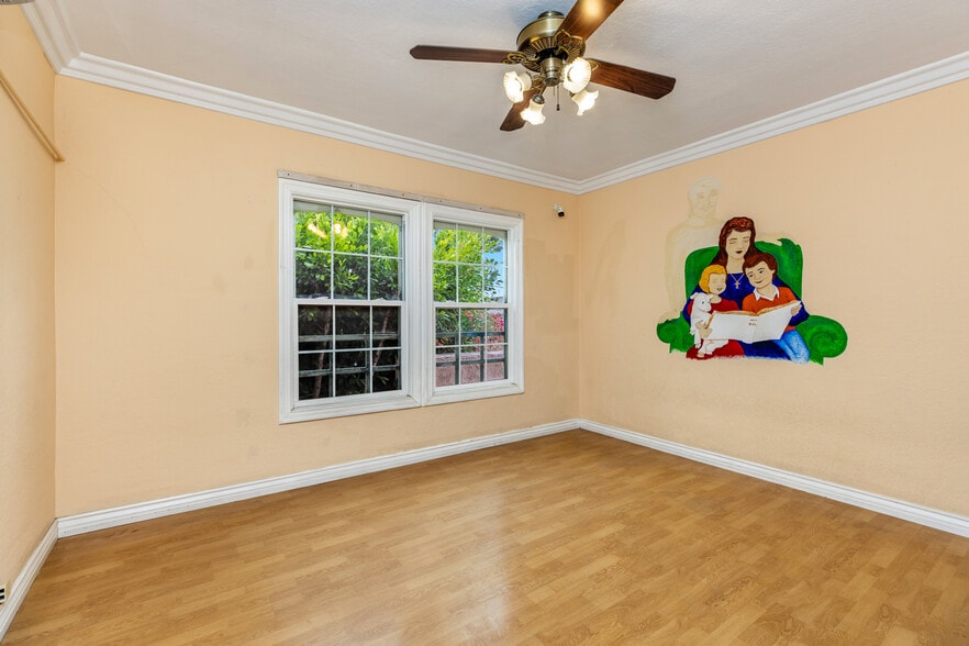 More Photos Of 632 W Stocker St, Glendale Religious Facility For Sale