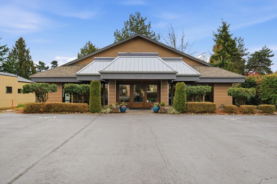 More Photos Of 3010 Squalicum Pky, Bellingham Office For Sale