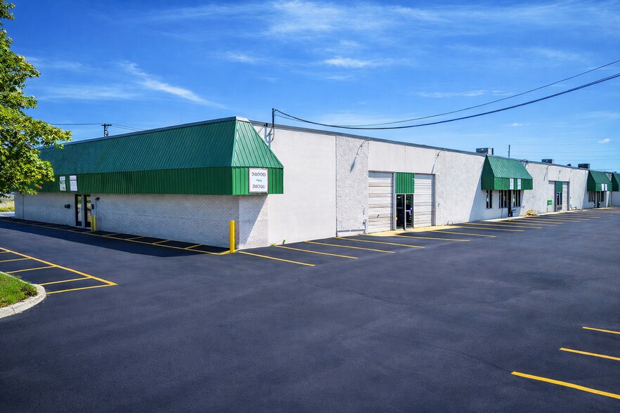 More Photos Of 24000-24036 Haggerty Rd, Farmington Hills Warehouse For Lease
