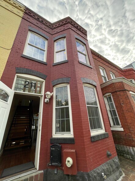 More Photos Of 211 K St Ne, Washington Office Residential For Sale