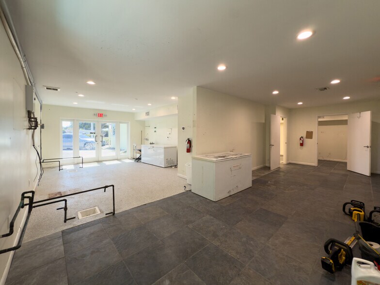 More Photos Of 805 N Federal Hwy, Boynton Beach Freestanding For Sale
