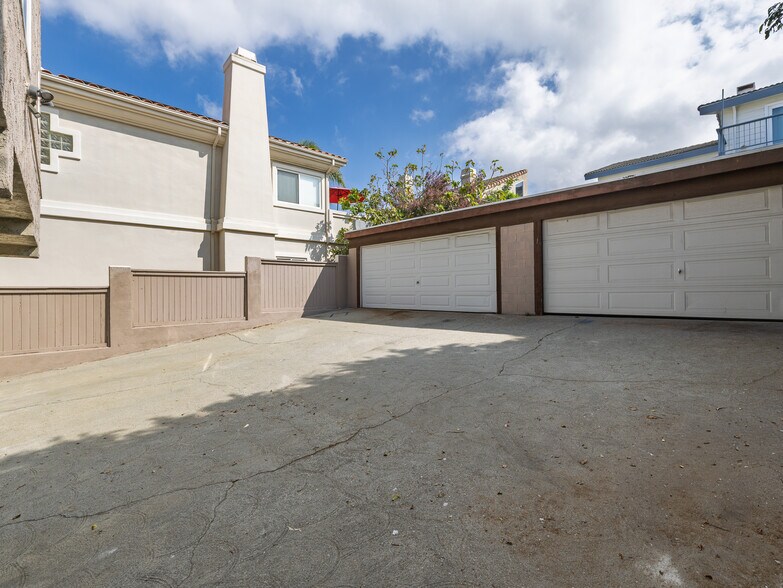 More Photos Of 118 S Lucia Ave, Redondo Beach Multifamily For Sale