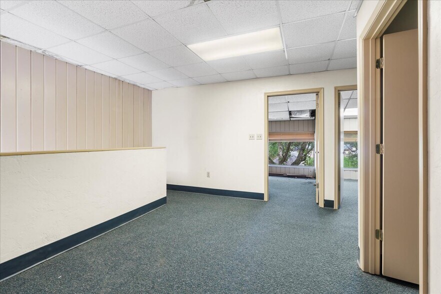 More Photos Of 1001 NE Waldo Rd, Gainesville Office For Sale