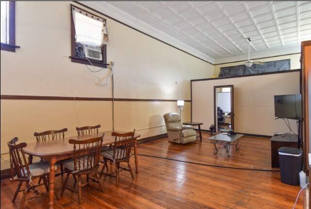 More Photos Of 118 E Main St, Dwight General Retail For Sale