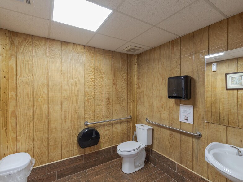 More Photos Of 3346 Us Highway 29, Valley Service Station For Sale
