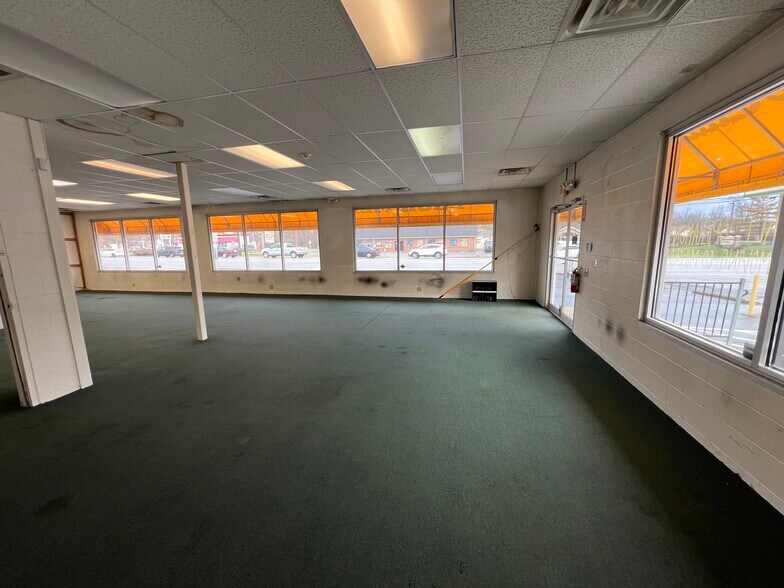 More Photos Of 1105 State Route 125, Amelia Freestanding For Lease