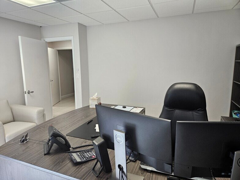More Photos Of 300 NW 70th Ave, Plantation Medical For Lease