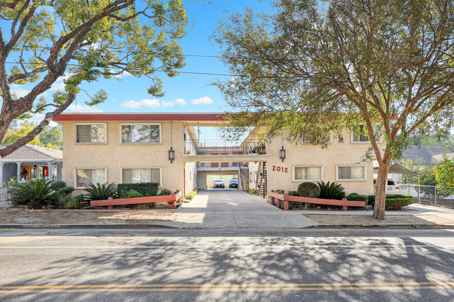 Primary Photo Of 2012 Yosemite Dr, Los Angeles Apartments For Sale