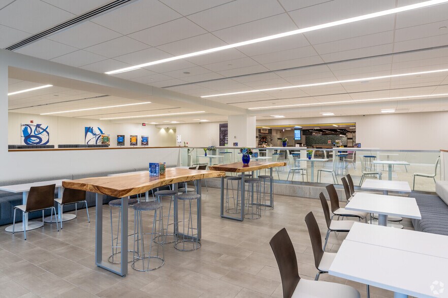 More Photos Of 1930 Innovation Way, Libertyville Manufacturing For Lease