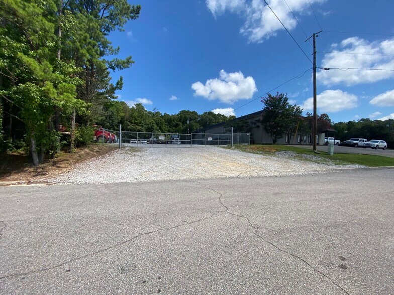 More Photos Of Owens Pkwy, Pelham Land For Lease