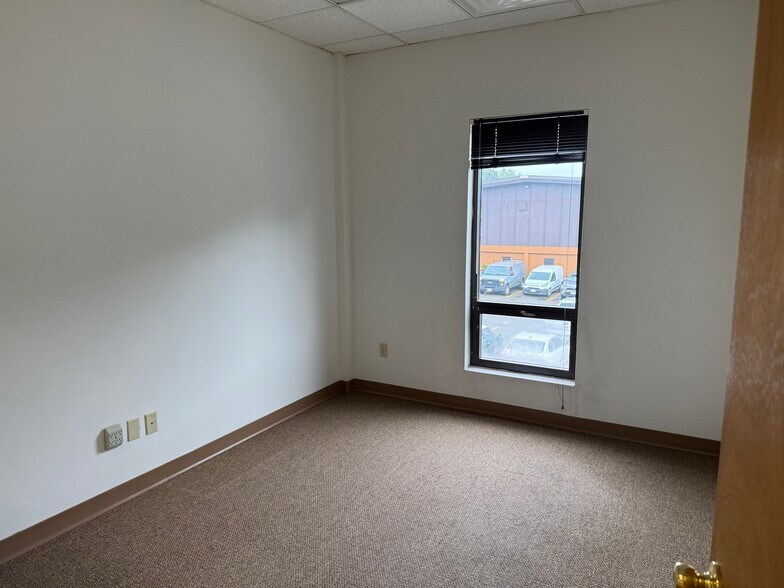 More Photos Of 132 Central St, Foxborough Medical For Sale