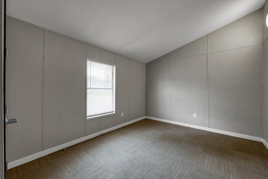 More Photos Of 2426 Crockett Martin Rd, Conroe Multifamily For Sale