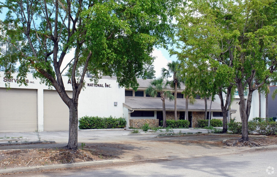 More Photos Of 2000-2040 NW 94th Ave, Miami Warehouse For Sale