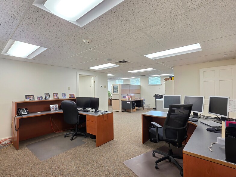 More Photos Of 338 E Montpelier Rd, Barre Town Office For Sale
