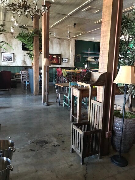 More Photos Of 1076-1080 S Fairfax Ave, Los Angeles Restaurant For Sale