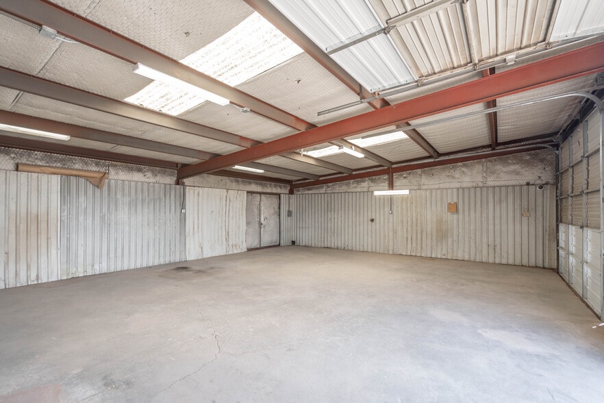 More Photos Of 1304A Dayton Rd, Midland Warehouse For Sale