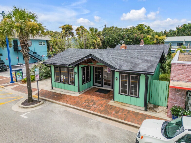Primary Photo Of 304 Flagler Ave, New Smyrna Beach Storefront For Sale