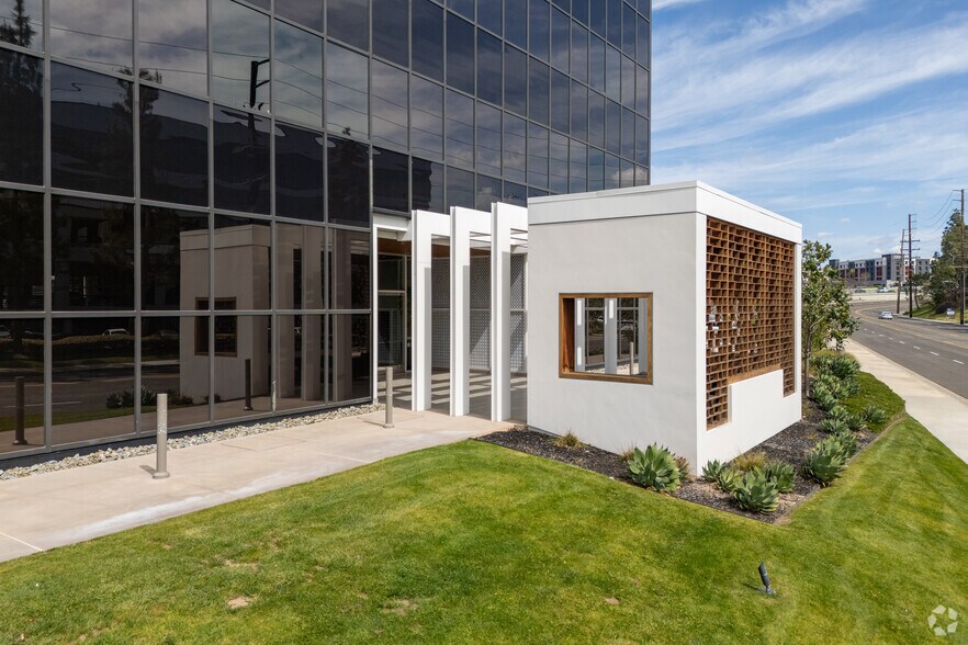 More Photos Of 23046 Avenida de la Carlota, Laguna Hills Office For Lease