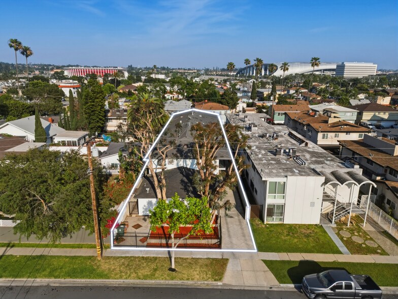 Primary Photo Of 614 S Myrtle Ave, Inglewood Apartments For Sale