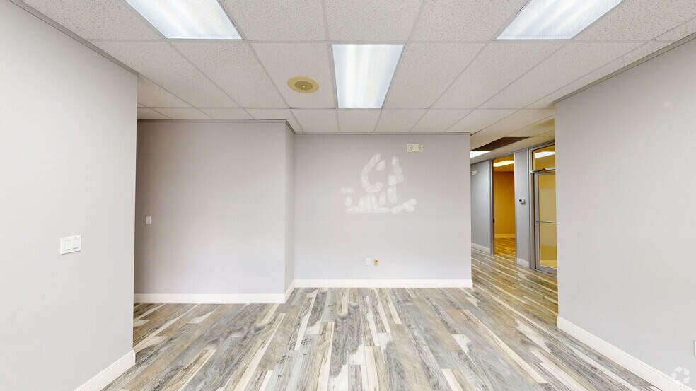 More Photos Of 10010 W Sam Houston Pky S, Houston Unknown For Lease