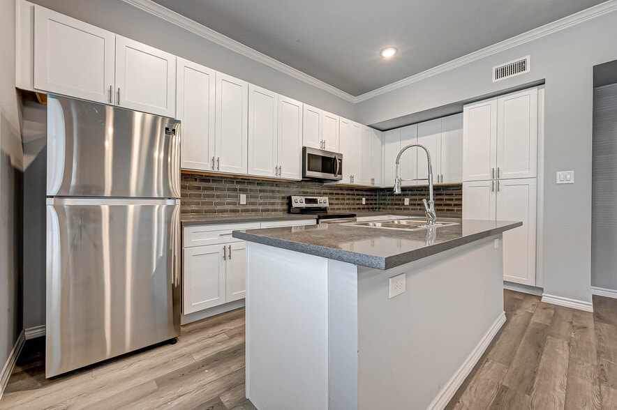 More Photos Of 2508 Southmore Blvd, Houston Apartments For Sale