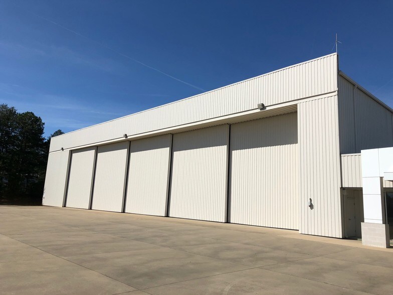Primary Photo Of 129 Kensington Dr, Spartanburg Airplane Hangar For Lease