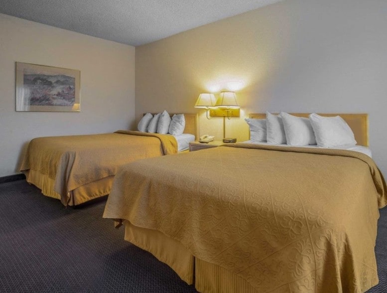More Photos Of 245 E Wendover Blvd, Wendover Hotel For Sale
