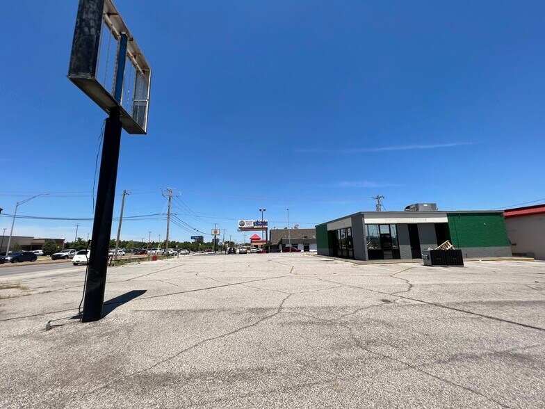 Primary Photo Of 4000 N May Ave, Oklahoma City Freestanding For Sale