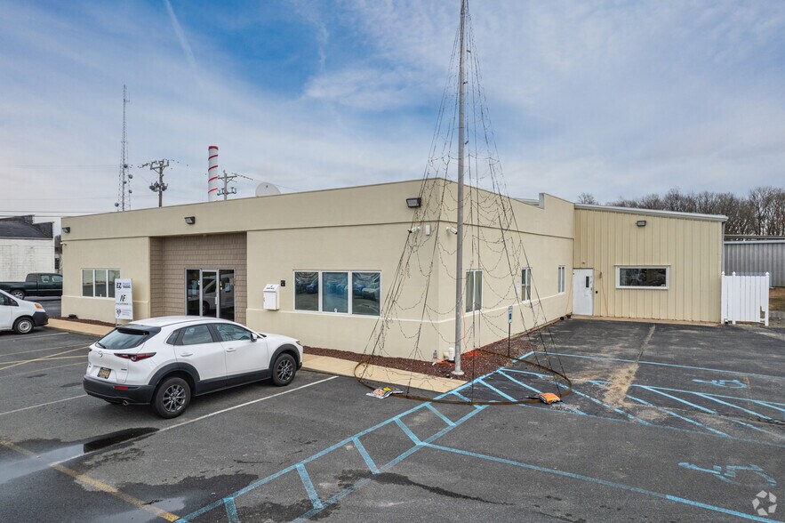 More Photos Of 17573 S Dupont Hwy, Harrington Warehouse For Lease