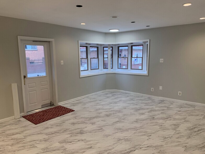 More Photos Of 1011-1121 Arlington Blvd, Arlington Apartments For Sale