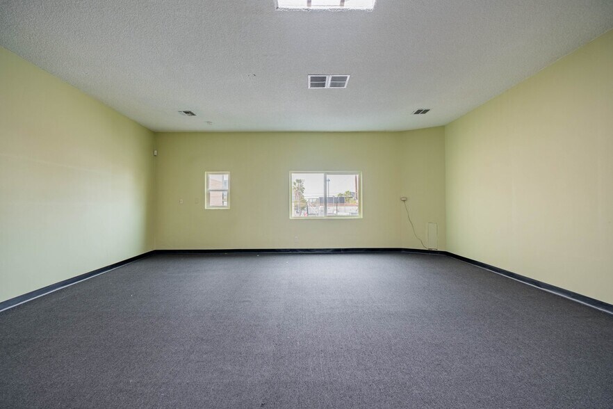 More Photos Of 5338 Vineland Ave, North Hollywood Restaurant For Lease