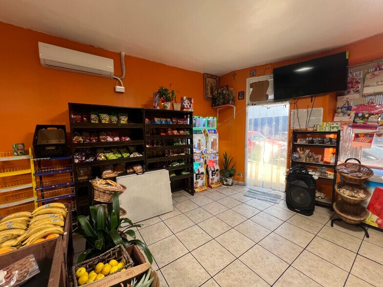 More Photos Of 4071 S Main St, Los Angeles Storefront Retail Residential For Sale