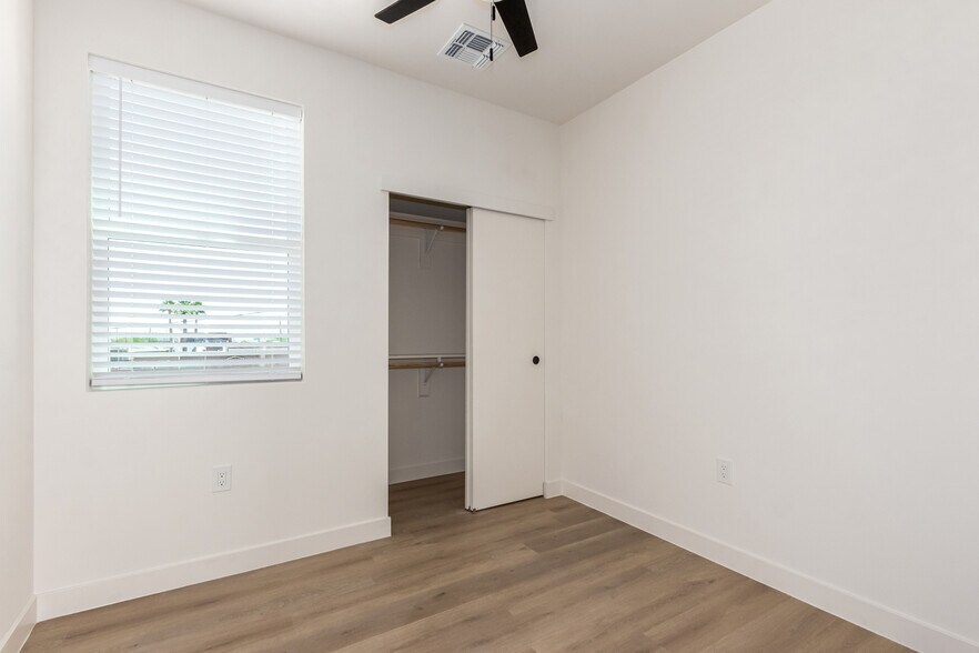 More Photos Of 411 32nd Pl, Phoenix Apartments For Sale