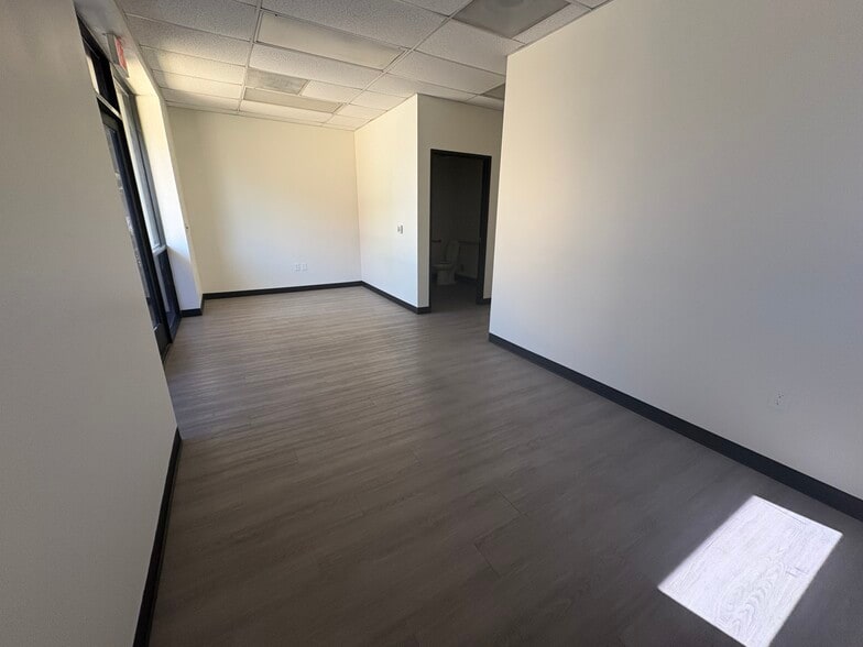 More Photos Of 14655 El Molino St, Fontana Warehouse For Lease