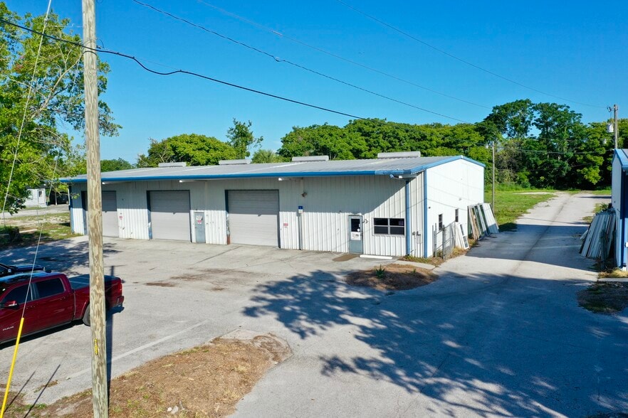 More Photos Of 16015 US-19 Hwy, Hudson Warehouse For Lease