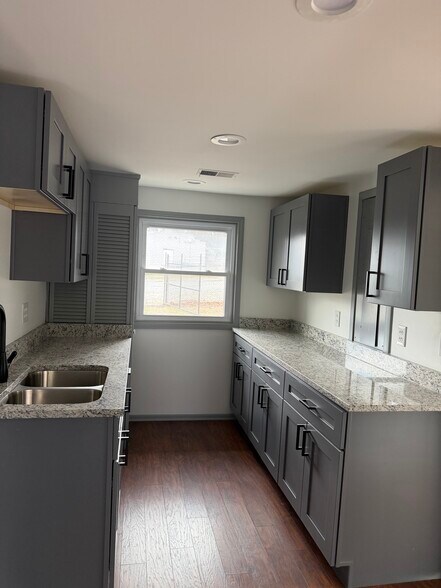 More Photos Of 2719 Huff Dr, Lawrenceville Office For Lease