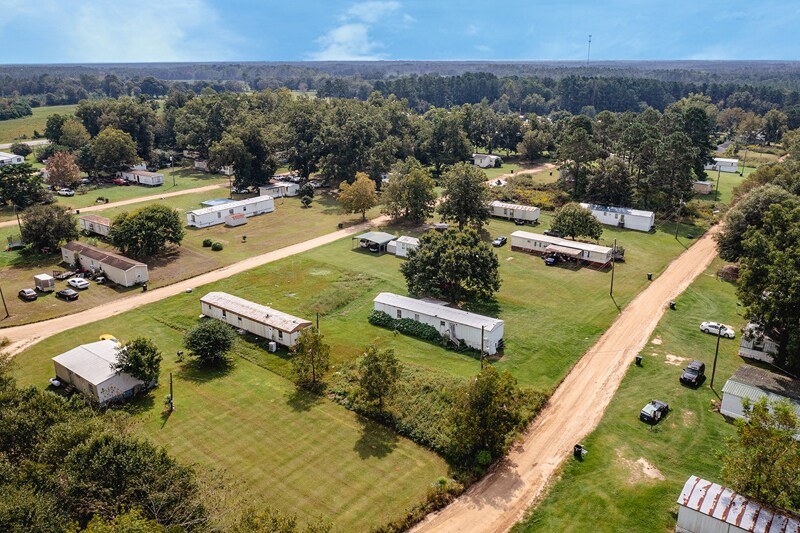 Primary Photo Of 4916 U.S. 441, Douglas Manufactured Housing Mobile Home Park For Sale