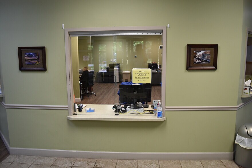 More Photos Of 727 Cox Creek Pky, Florence Healthcare For Sale