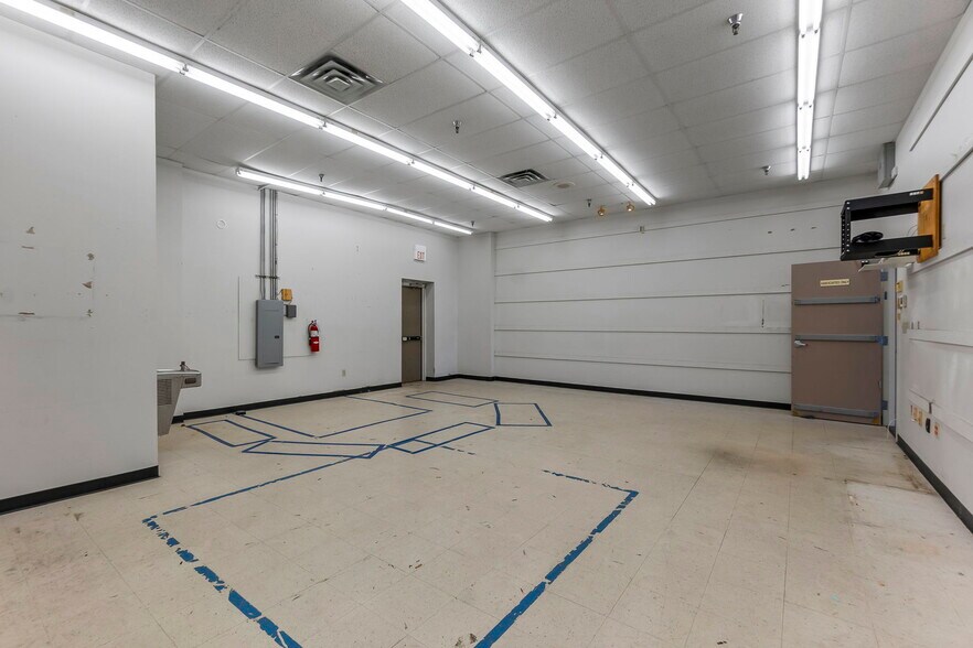 More Photos Of 1213 S Main St, Sikeston Unknown For Lease