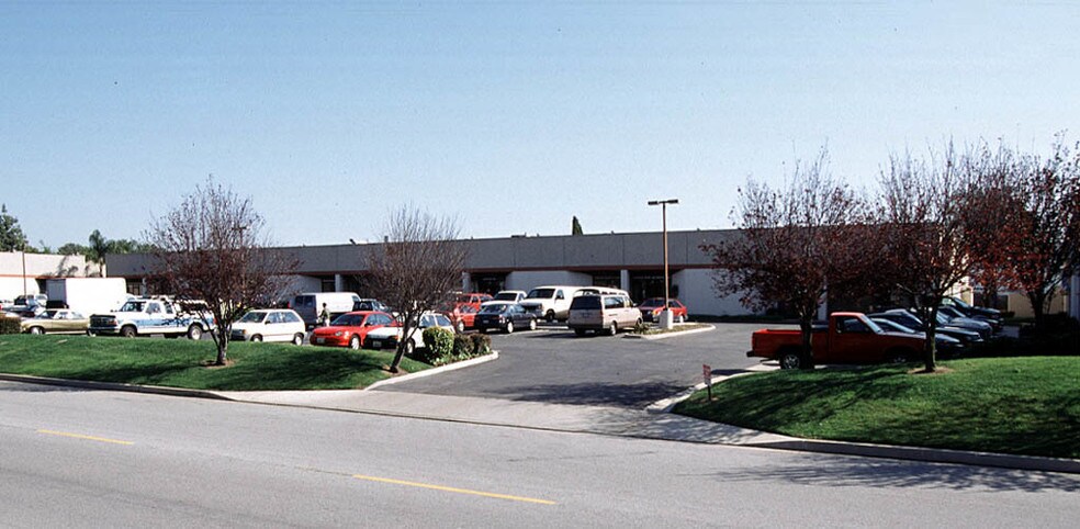 More Photos Of 23342 South Pointe Dr, Laguna Hills Flex For Lease