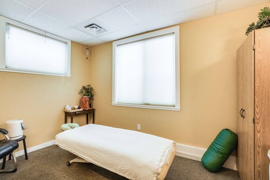 More Photos Of 1712 12th, The Dalles Medical For Sale