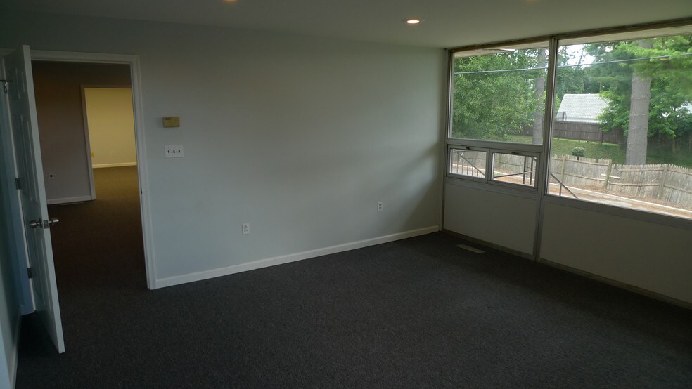 More Photos Of 7 Greenwood Pl, Pikesville Warehouse For Sale