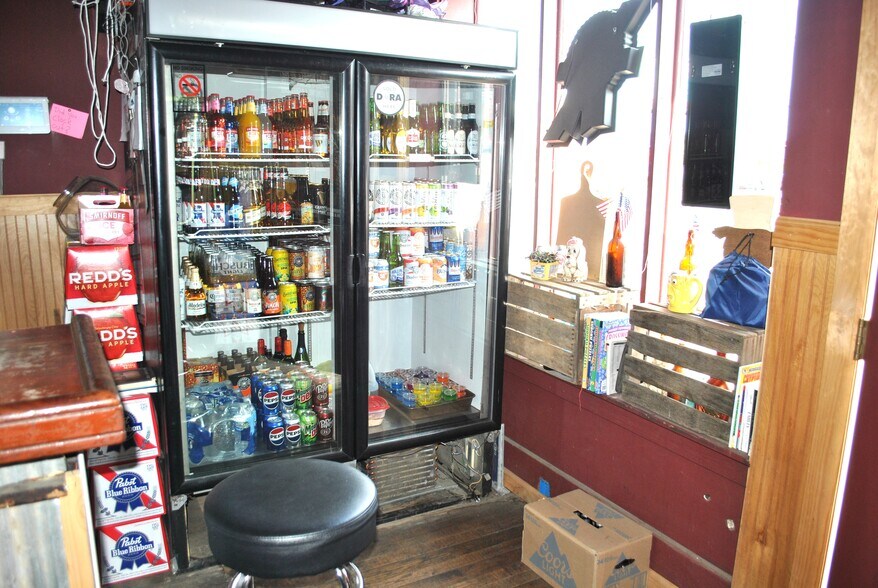 More Photos Of 209 W Main St, Circleville Storefront For Sale