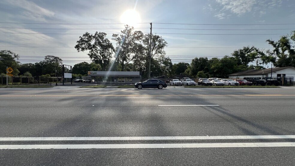 More Photos Of 1165 Cassat Ave, Jacksonville Auto Dealership For Lease