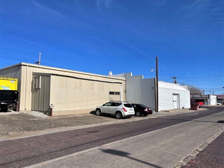 More Photos Of 201 W Trail St, Dodge City Warehouse For Sale