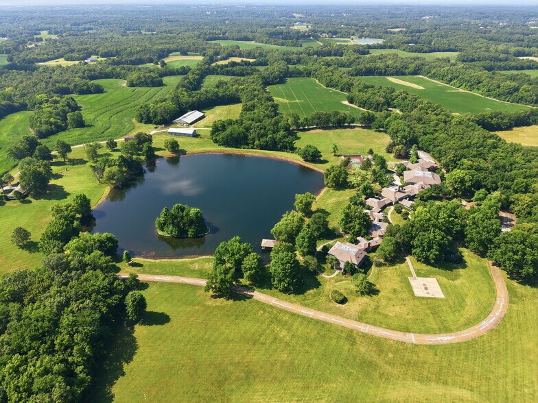 More Photos Of 1461 Highway EE, Winfield Specialty For Sale
