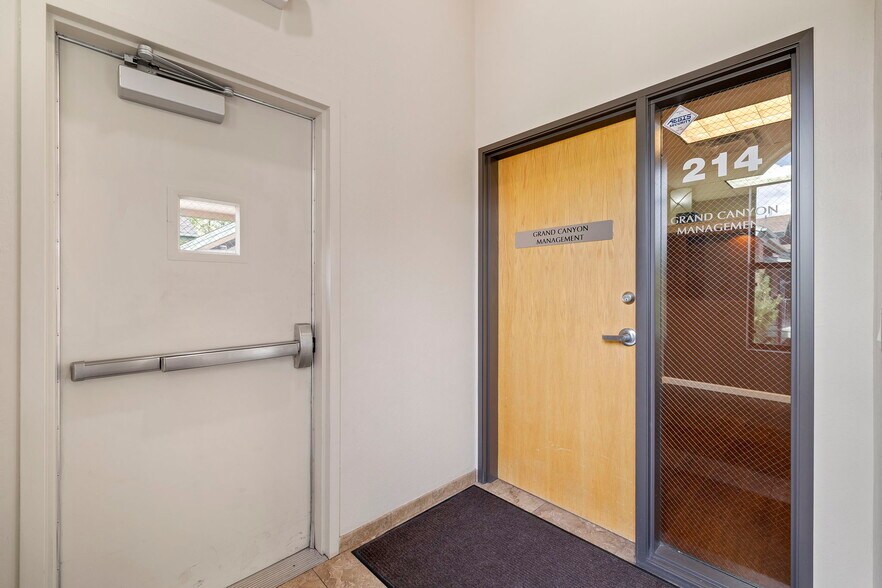 More Photos Of 1600 W University Ave, Flagstaff Medical For Sale