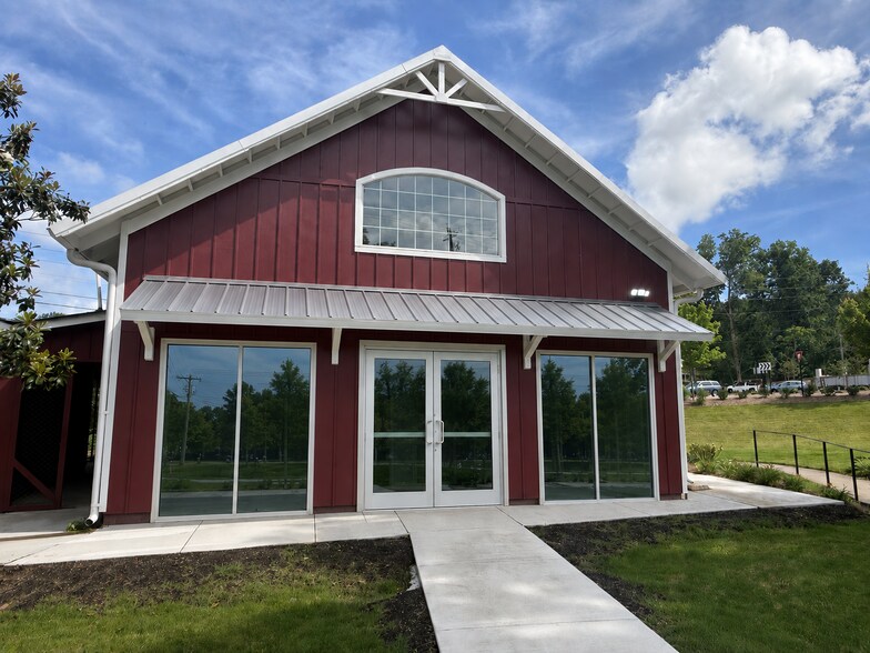 More Photos Of 209 Mill St, Woodstock General Retail For Sale