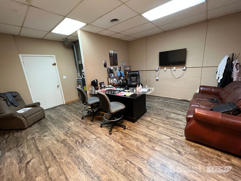 More Photos Of 7059 Avon Belden Rd, North Ridgeville General Retail For Sale